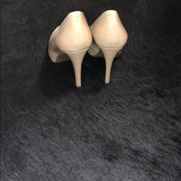 Pumps - Picture 3 of 4
